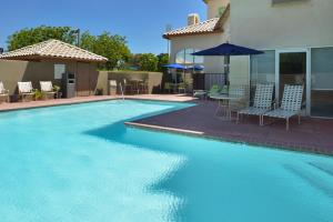 holiday inn express madera yosemite park area by ihg