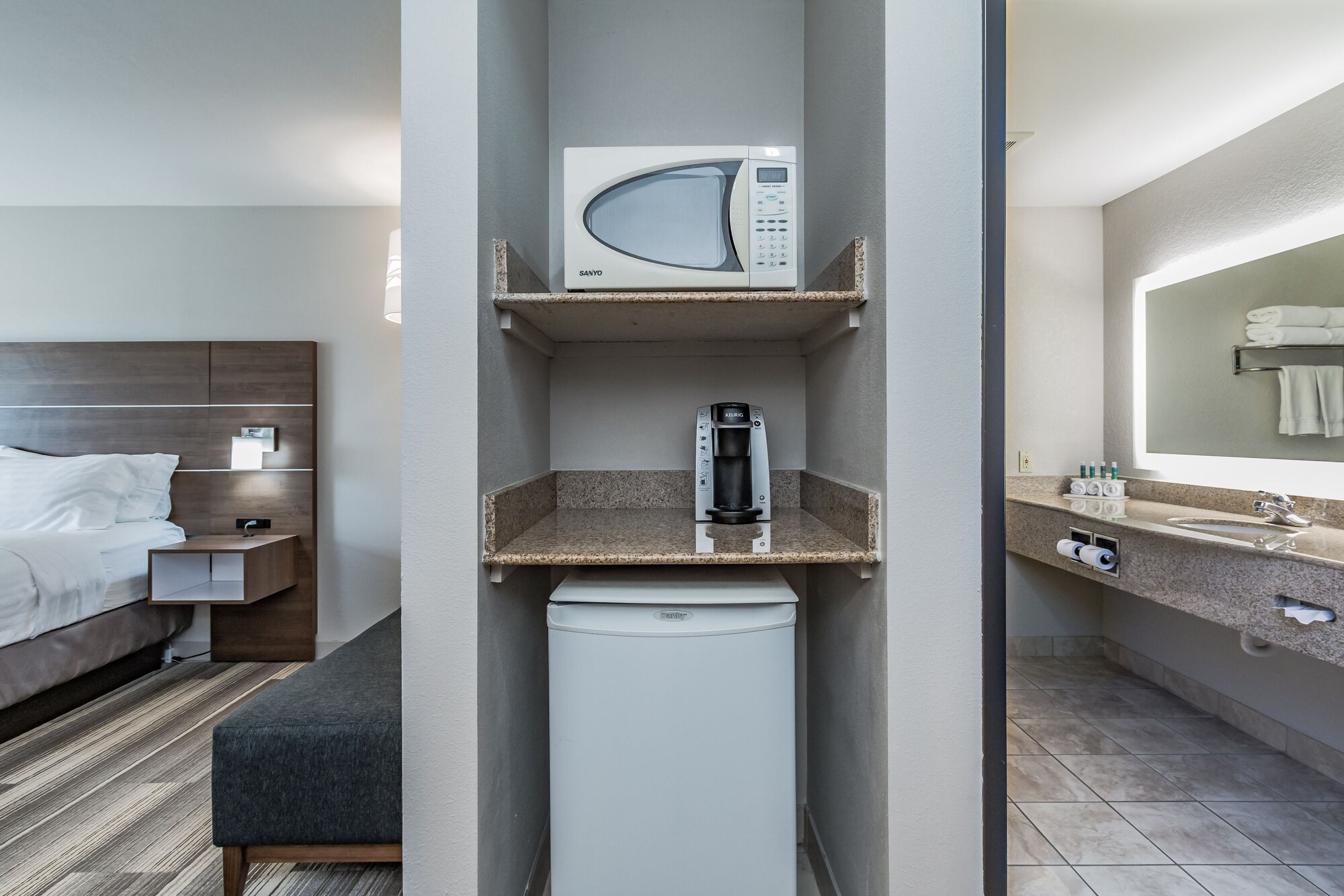 holiday inn express hotel and suites south bend by ihg