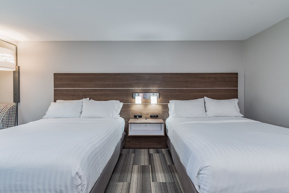 holiday inn express hotel and suites south bend by ihg