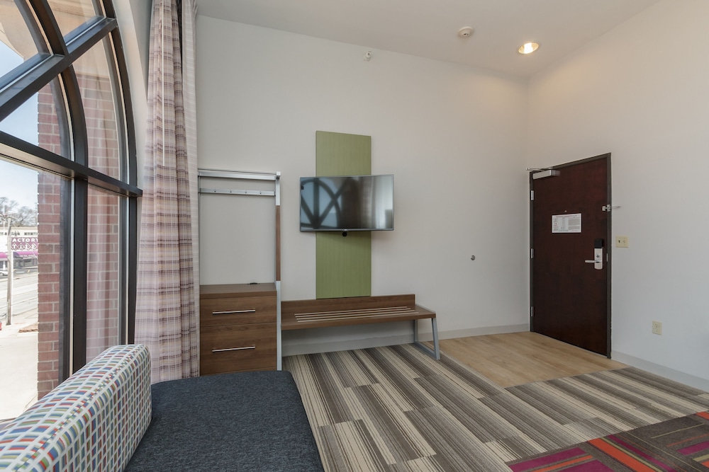 holiday inn express hotel and suites south bend by ihg