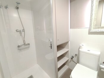 montserrat apartments by gaiarooms