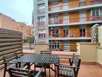 montserrat apartments by gaiarooms