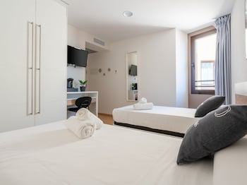 limehome barcelona carrer de fontcoberta self check in only
