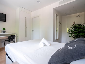 limehome barcelona carrer de fontcoberta self check in only