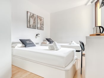 limehome barcelona carrer de fontcoberta self check in only
