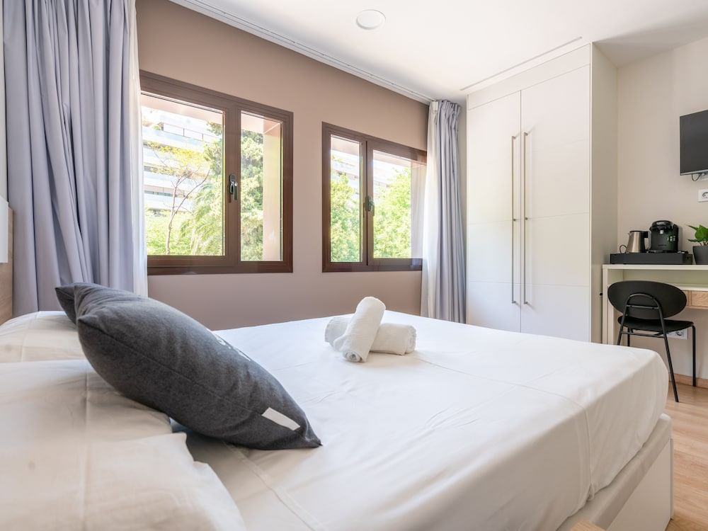 limehome barcelona carrer de fontcoberta self check in only