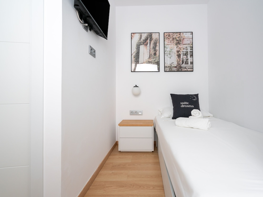limehome barcelona carrer de fontcoberta self check in only