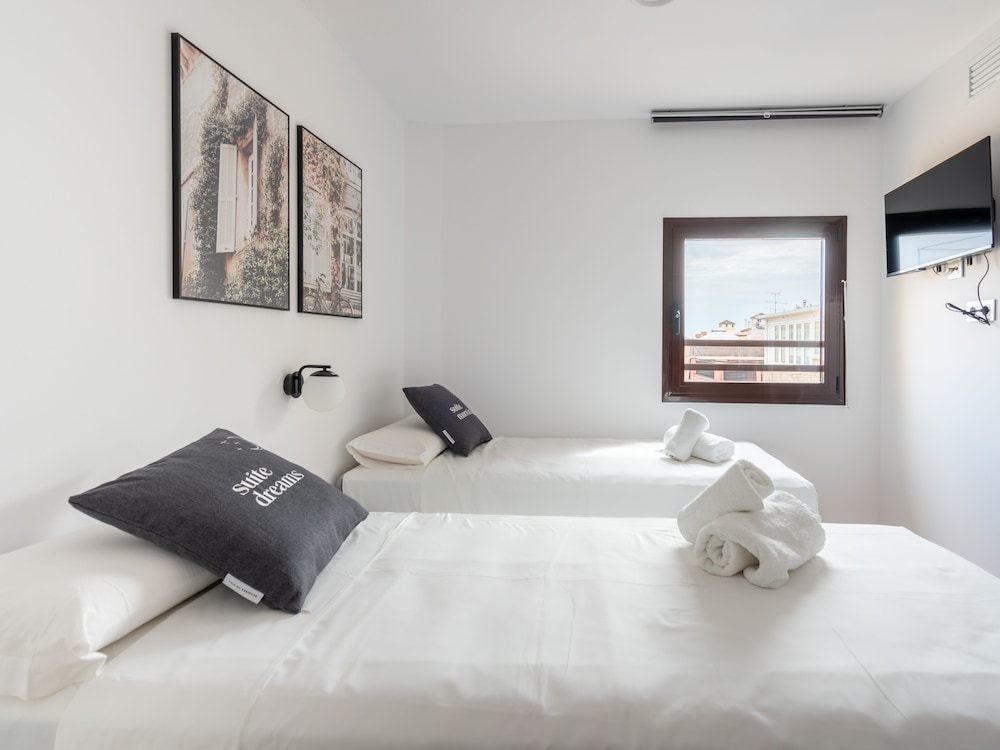 limehome barcelona carrer de fontcoberta self check in only