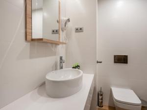 limehome barcelona carrer de fontcoberta self check in only