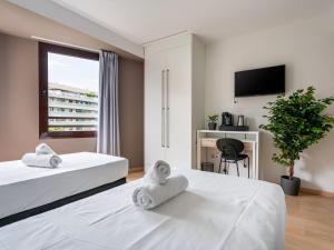 limehome barcelona carrer de fontcoberta self check in only