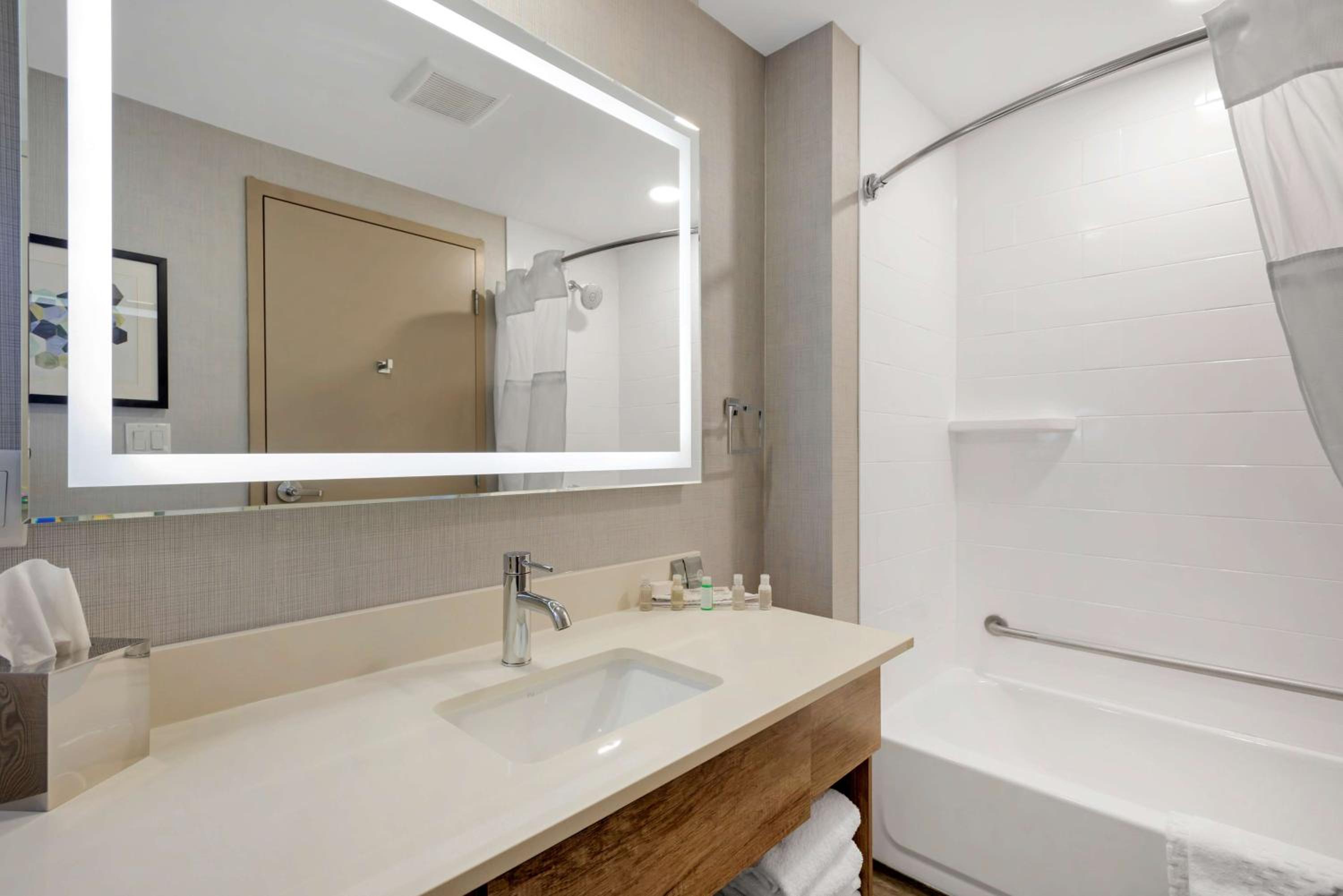 holiday inn express and suites orange city deltona