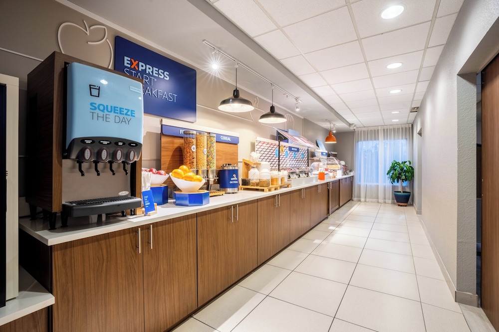 holiday inn express and suites orange city deltona