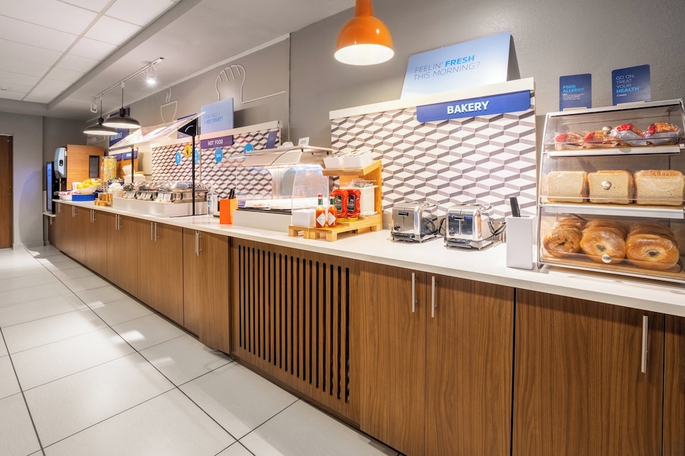 holiday inn express and suites orange city deltona