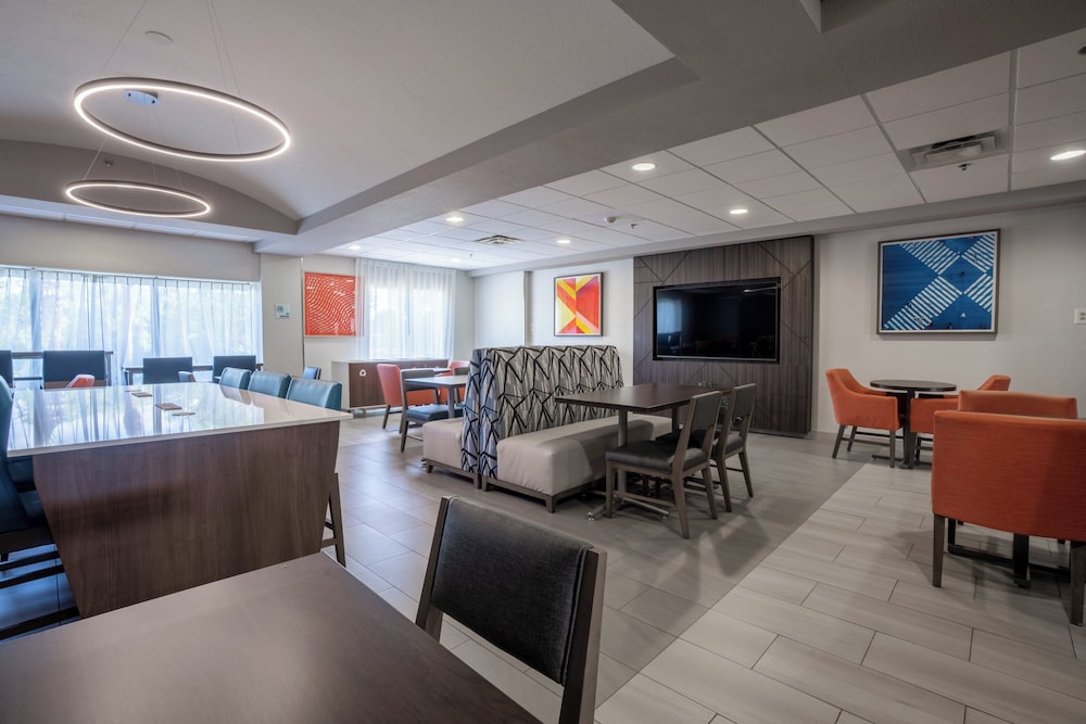 holiday inn express and suites orange city deltona