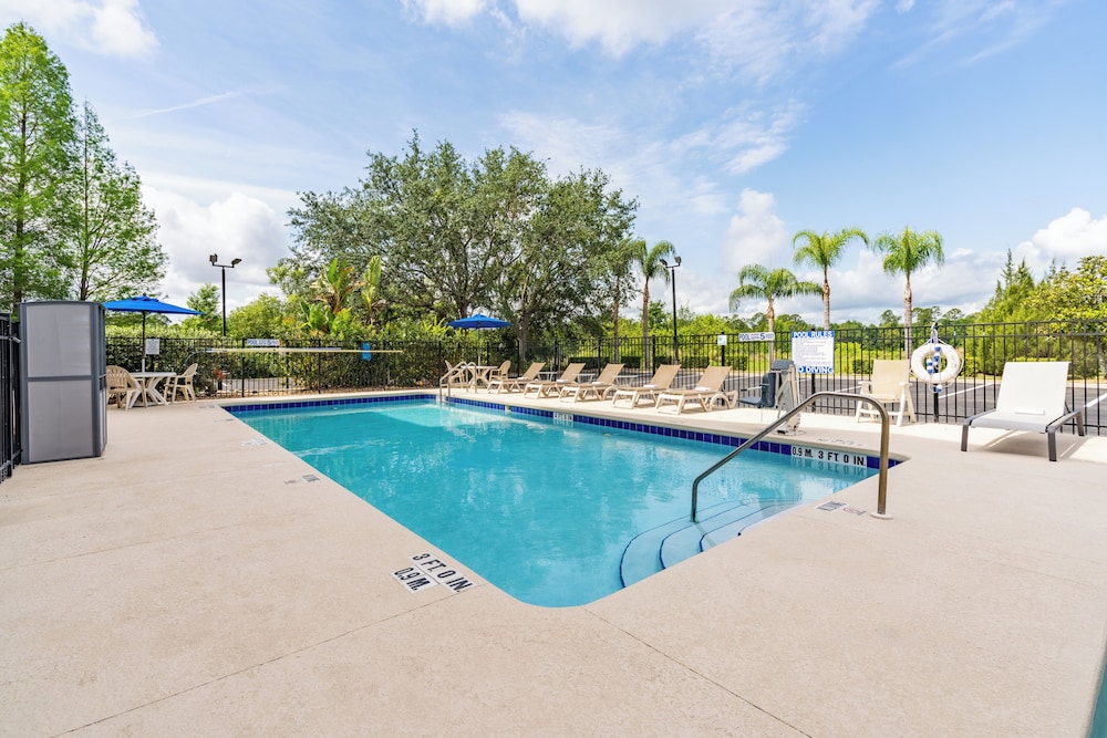 holiday inn express and suites orange city deltona