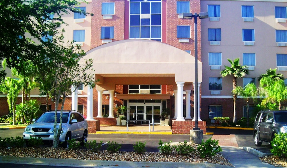 holiday inn express and suites orange city deltona