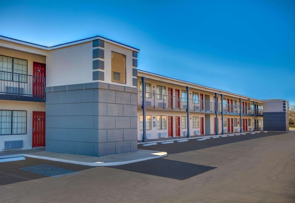 Days Inn By Wyndham Waco Near Downtown/University,Lacy-Lakeview>>Bellmead,3 star