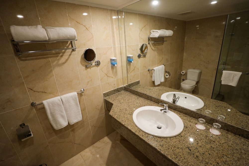 blend elphistone resort