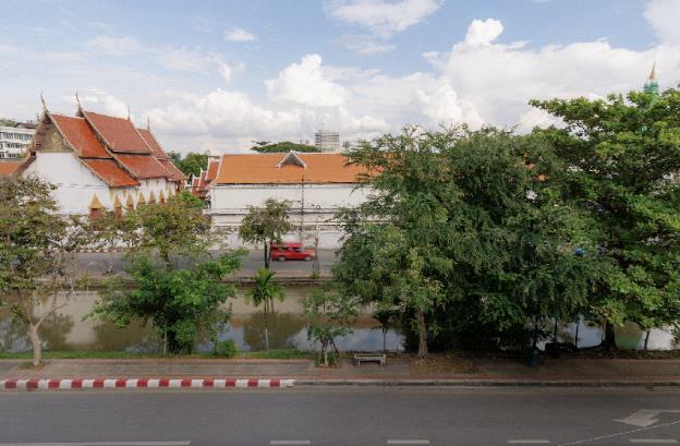 shapel hostel and cafe