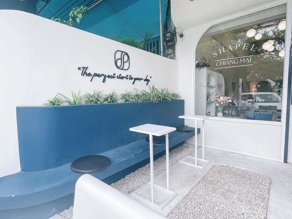 shapel hostel and cafe