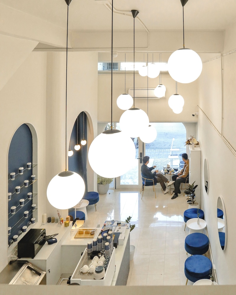 shapel hostel and cafe