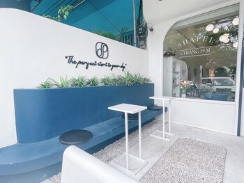 shapel hostel and cafe