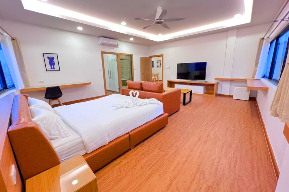 the lodge pattaya
