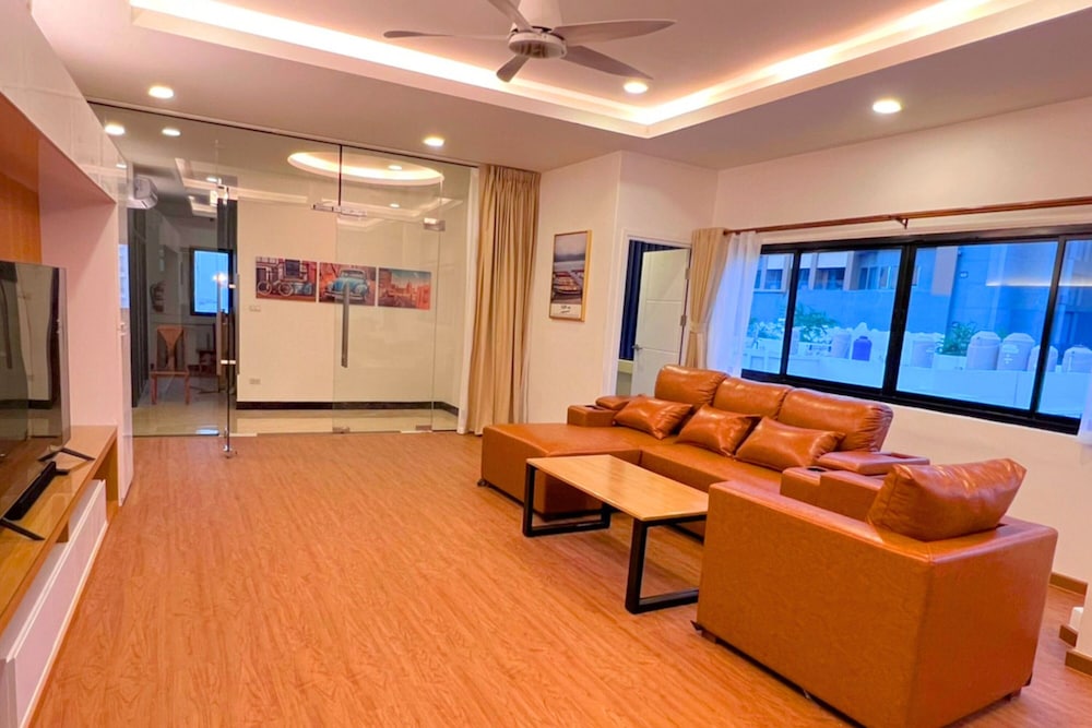 the lodge pattaya