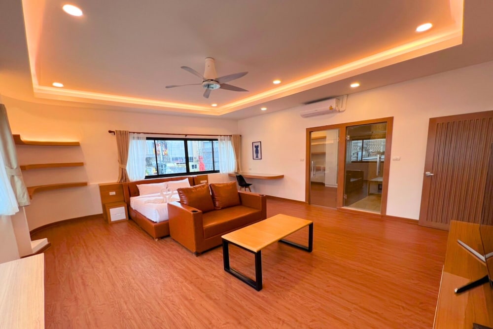 the lodge pattaya