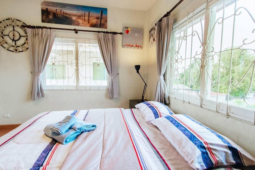 captivating 3 bed villa in muang pattaya