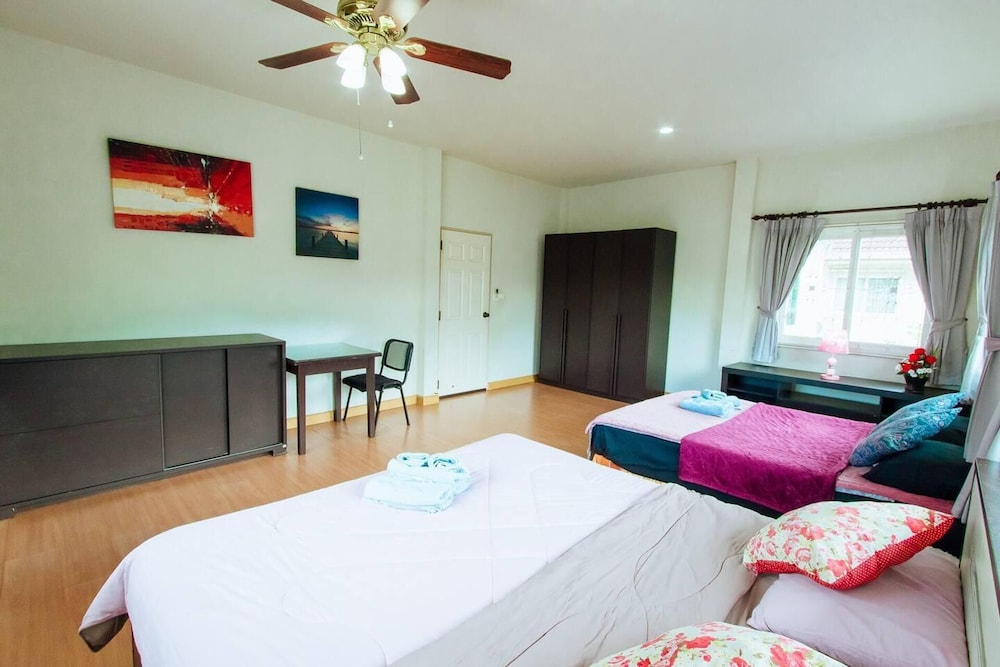captivating 3 bed villa in muang pattaya