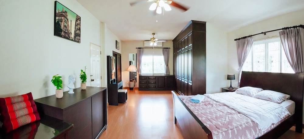 captivating 3 bed villa in muang pattaya
