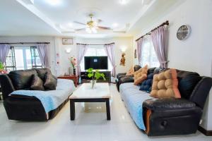 captivating 3 bed villa in muang pattaya