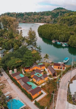 the little white bird traveller hostel koh kood