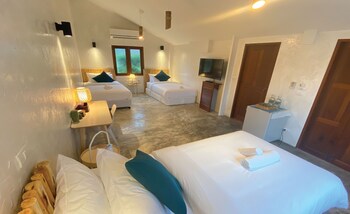 the little white bird traveller hostel koh kood