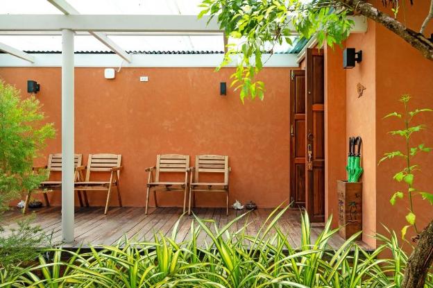 the little white bird traveller hostel koh kood