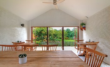 The Little White Bird Traveller Hostel, Koh Kood,,2 star