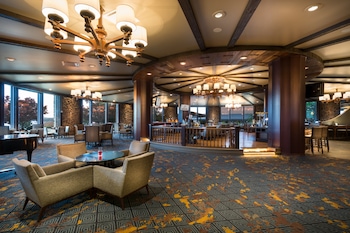 lodge of four seasons golf resort marina and spa