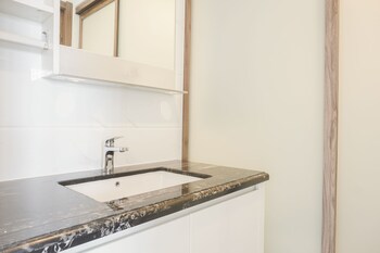 fully furnished with pleasure 2br at sky house bsd apartment