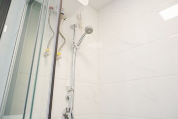 fully furnished with pleasure 2br at sky house bsd apartment