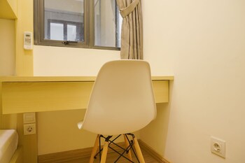 Fully Furnished With Pleasure 2Br At Sky House Bsd Apartment,,0 star