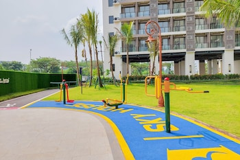 fully furnished with cozy design 2br at sky house bsd apartment