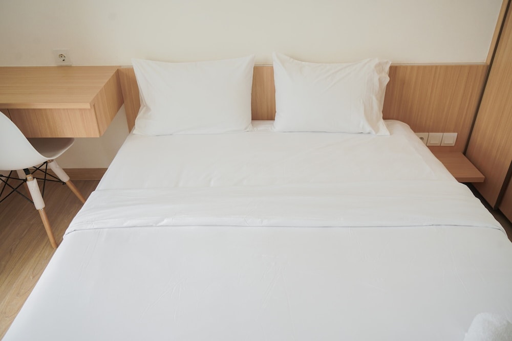 fully furnished with cozy design 2br at sky house bsd apartment