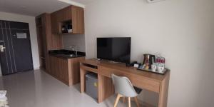 christella hotel laemchabang