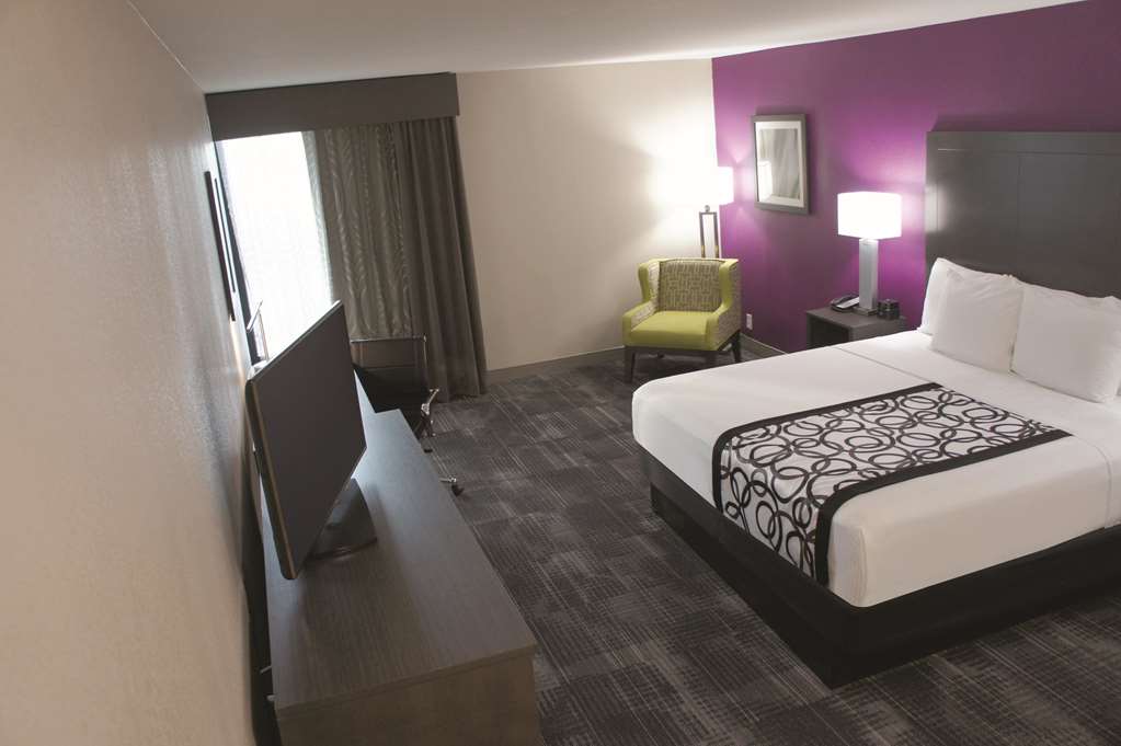 la quinta inn and suites by wyndham columbus ms