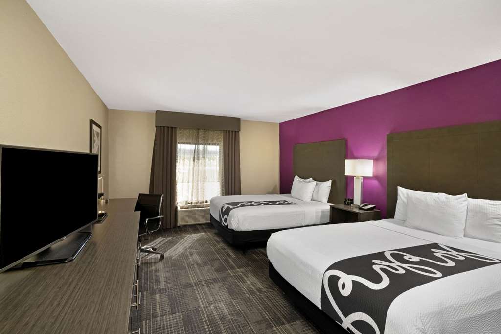 la quinta inn and suites by wyndham columbus ms