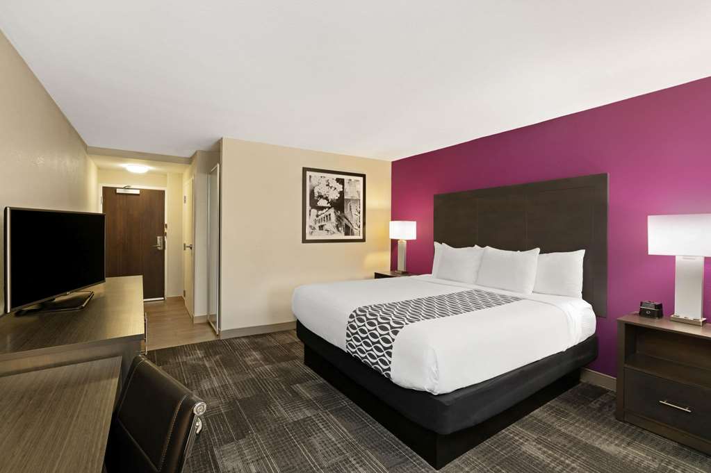 la quinta inn and suites by wyndham columbus ms