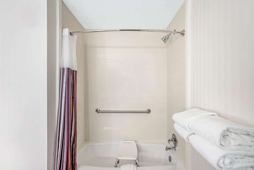 la quinta inn and suites by wyndham columbus ms