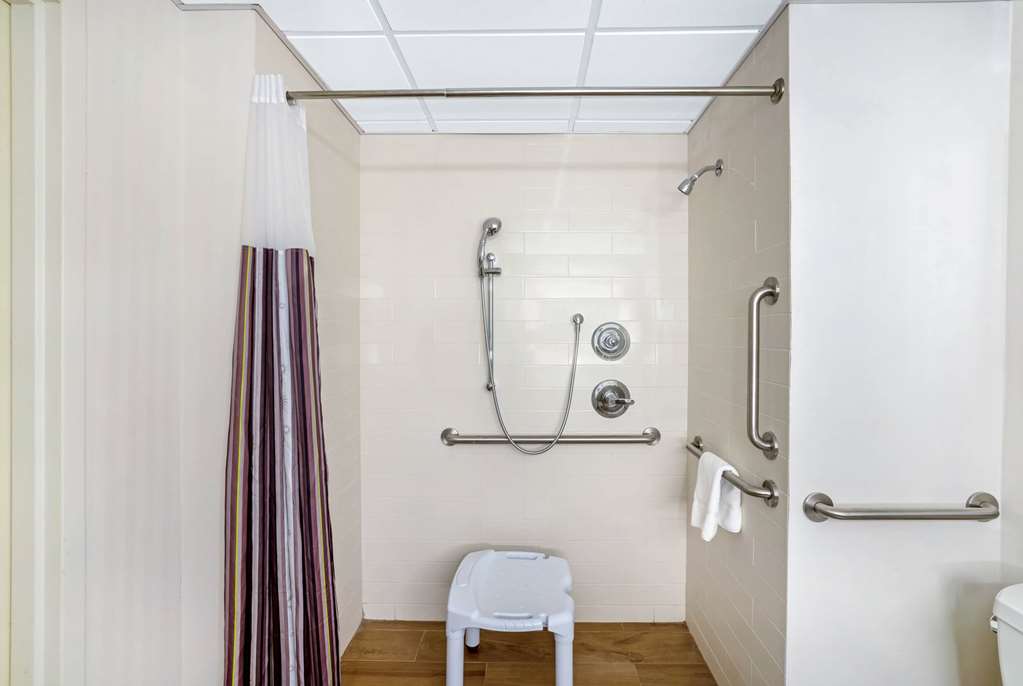la quinta inn and suites by wyndham columbus ms