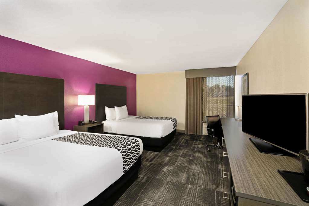 la quinta inn and suites by wyndham columbus ms